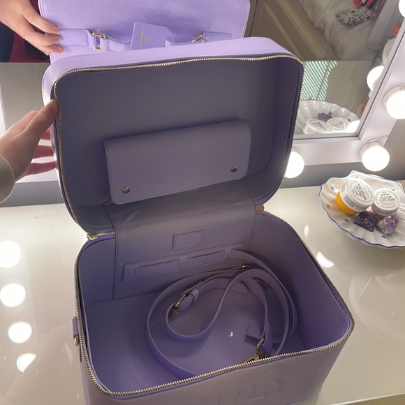 TRULY | Purple Makeup Bag | Almalfi Luxury Travel Trunk - Picture 7 of 8